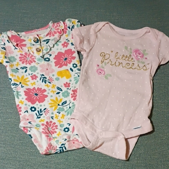 Baby Girls Mixed Short-Sleeve Onesie Bundle - Pink, Gray, Floral - Picture 4 of 10